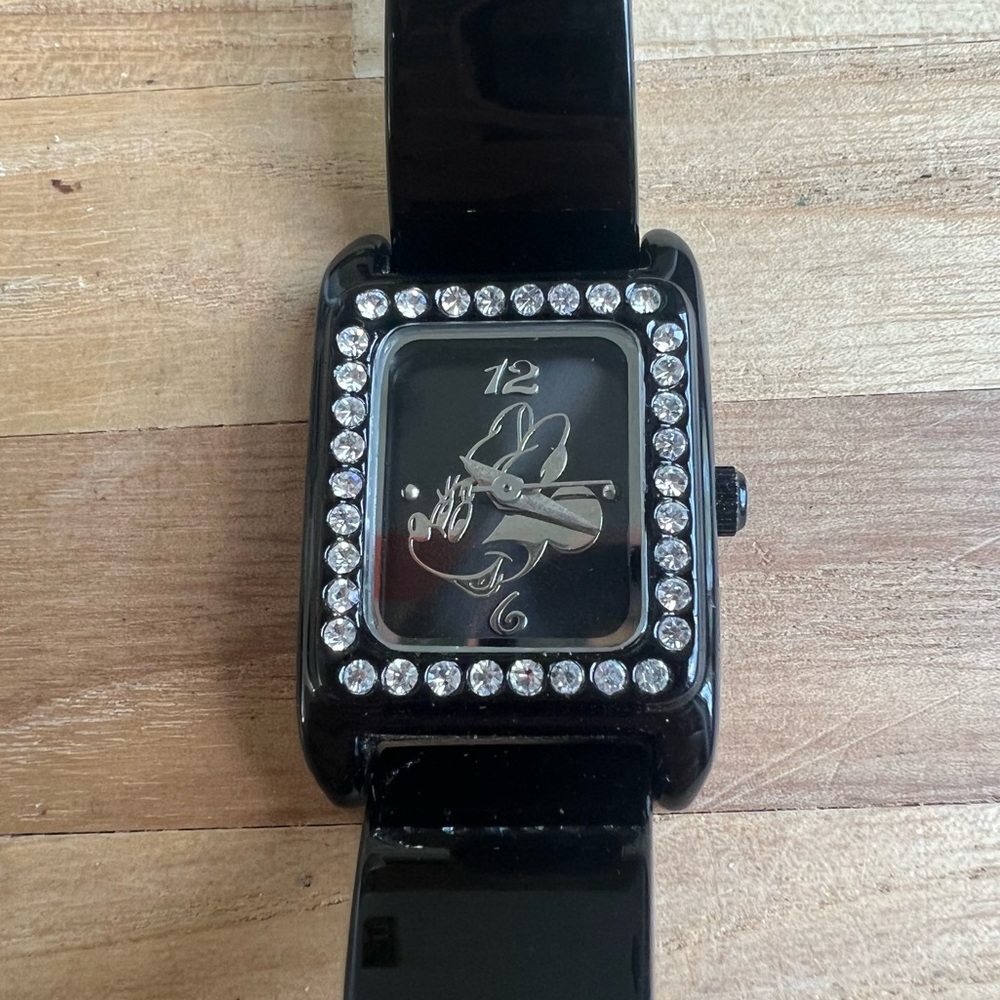Disney time works ladies Minnie Mouse rhinestone bracelet watch NEW BATTERY